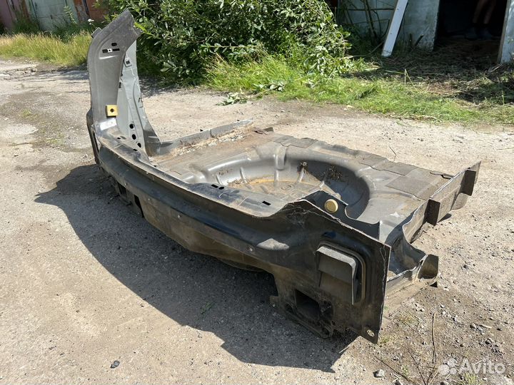 Задняя панель Ford Focus 3