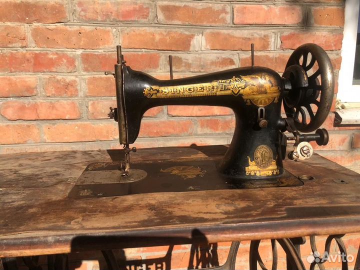 Швейная машинка сингер