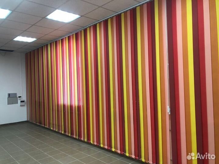 Рулонные шторы в коричневом коробе K4041