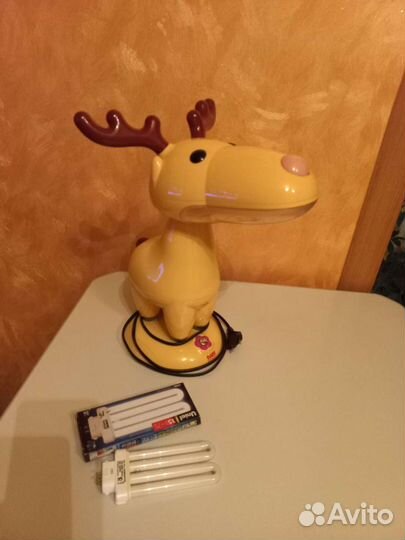 Настольная лампа