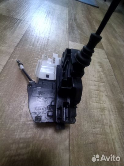 Замок передней правой двери KIA