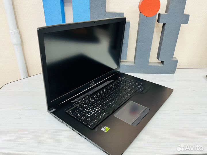 Asus ROG core i7-8750h GTX 1070 8gb