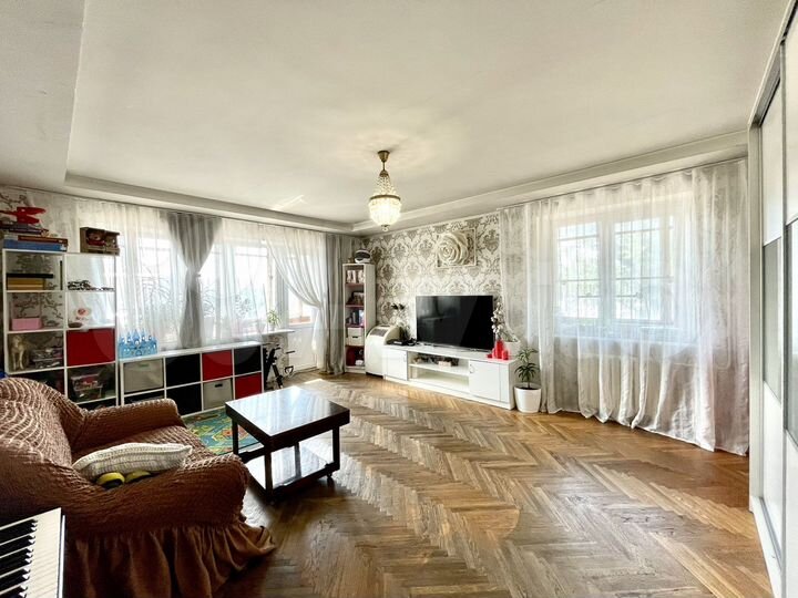 3-к. квартира, 70,9 м², 2/5 эт.