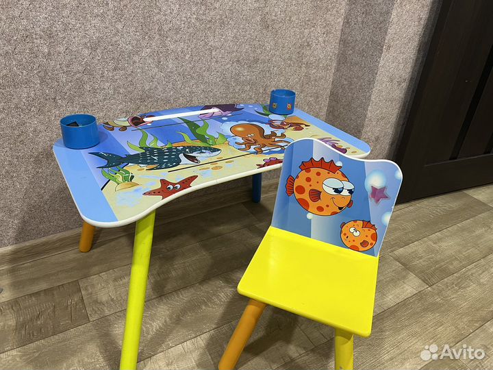 Детский столик