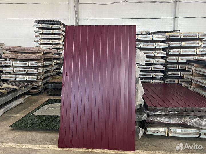 Профнастил красный