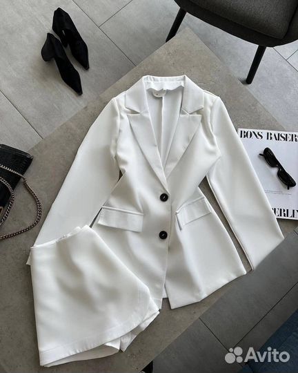 Костюм женский