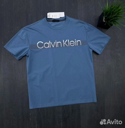 Летняя футболка Calvin Klein