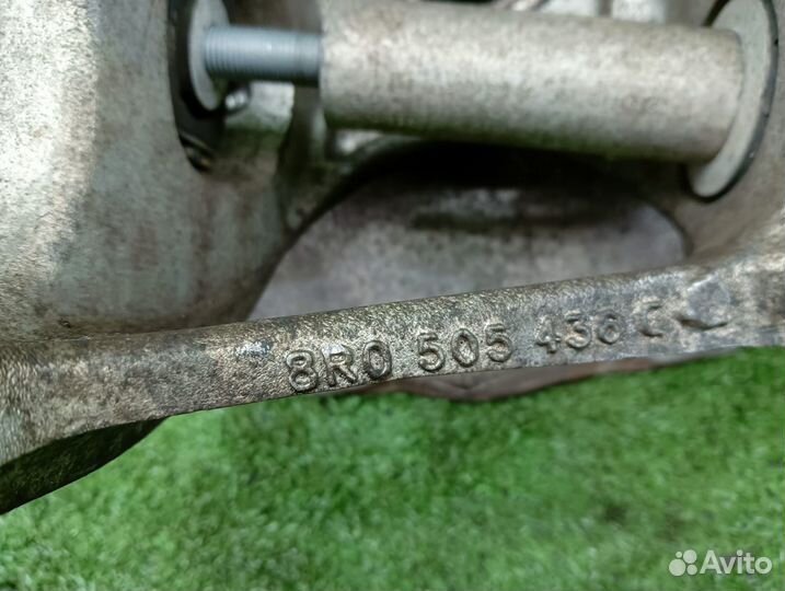 Кулак задний правый Audi Q5 8R