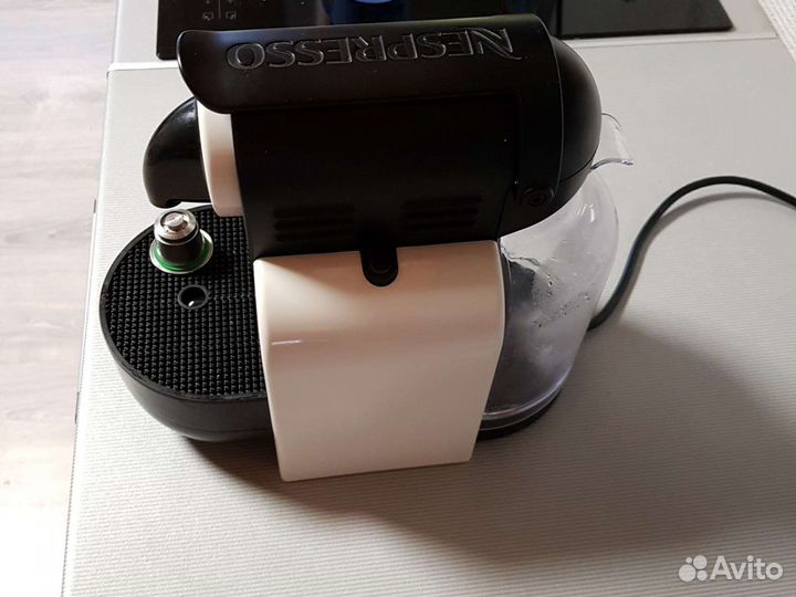 Капсульная кофемашина Delonghi nespresso