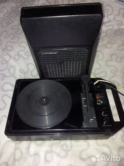 Проигрыватель винила. Есть в наличии