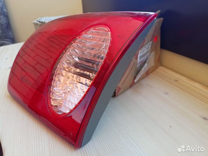 Фонарь правый задний внутр Corolla