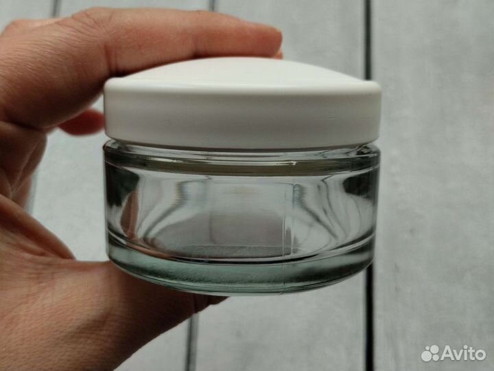 Пустая банка из под крема