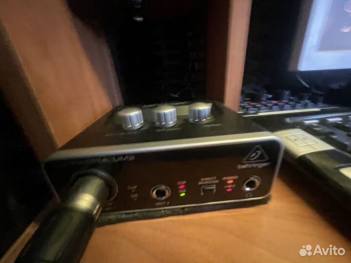Внешний интерфейс USB behringer UM2