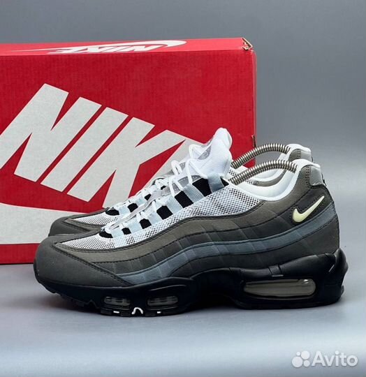 Серые кроссовки Nike Air Max 95