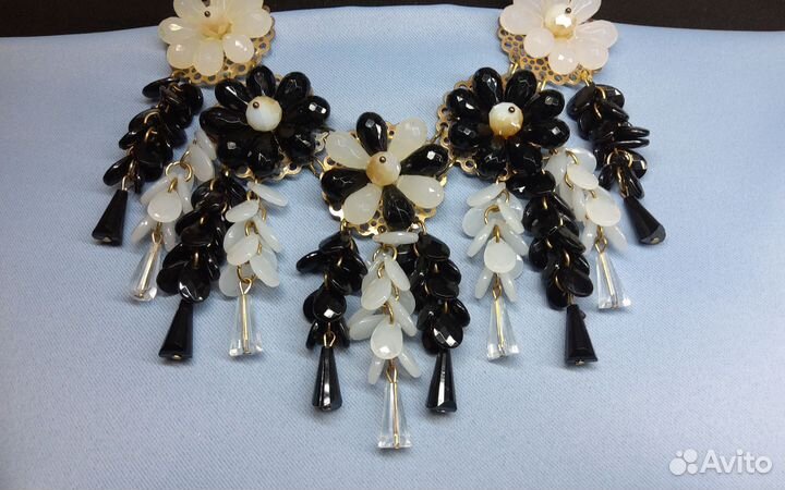 Комплект бижутерии серьги и колье