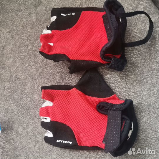 Спортивные перчатки