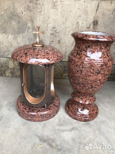 Вазы из гранита