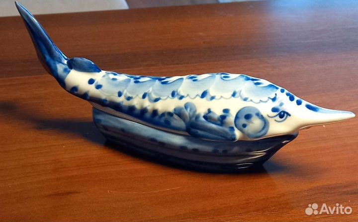 Икорница фарфор Осетр гжель с крышкой