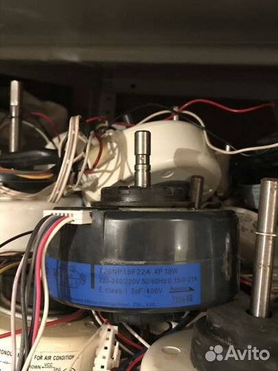 Двигатель внутреннего блока T26NP18F22A