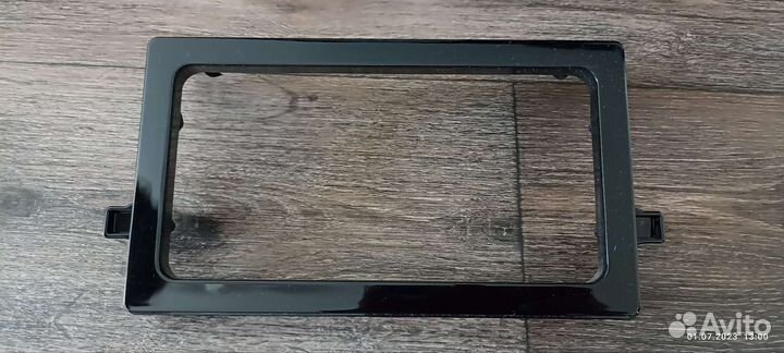 Штатное головное устройство Toyota Prius