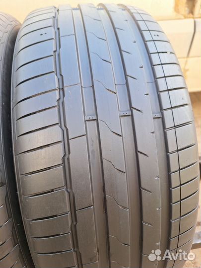 Hankook Ventus S1 Evo 3 EV K127E 235/50 R20 и 265/45 R20 104T