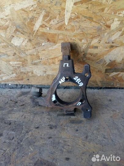 Кулак поворотный передний правый Opel Astra H 200