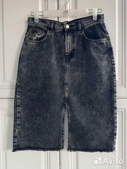 Джинсовая юбка миди с разрезами