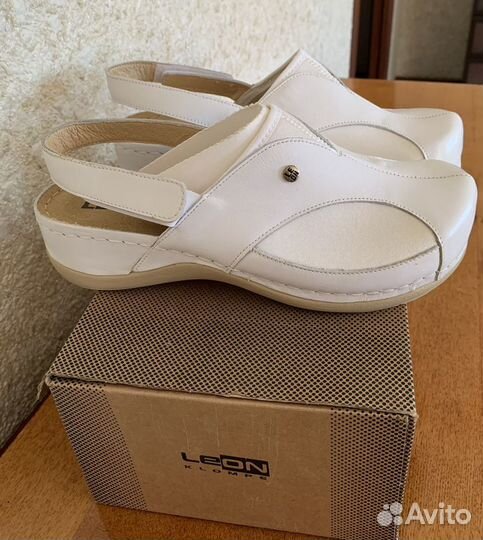 Сандали Leon женские