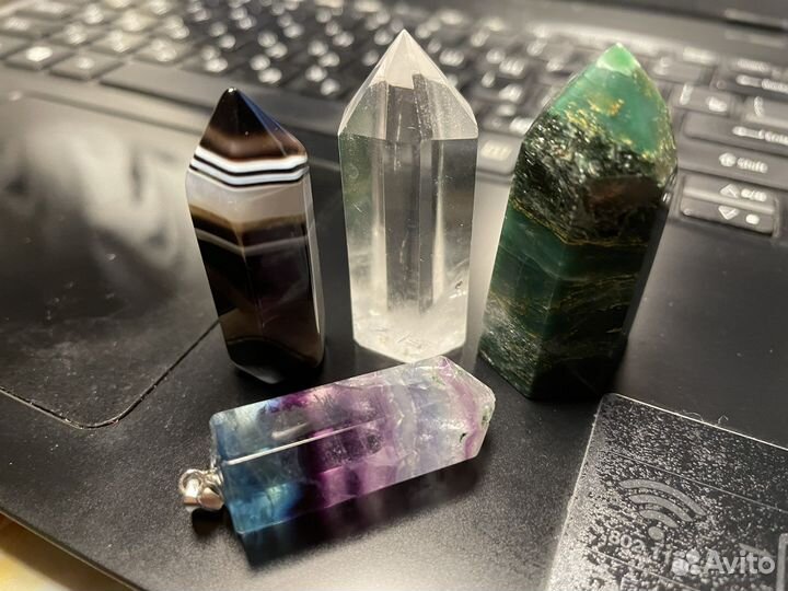 Кристалл флюорит, горный хрусталь, агат, фуксит