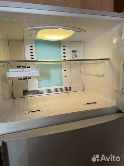 Холодильник toshiba