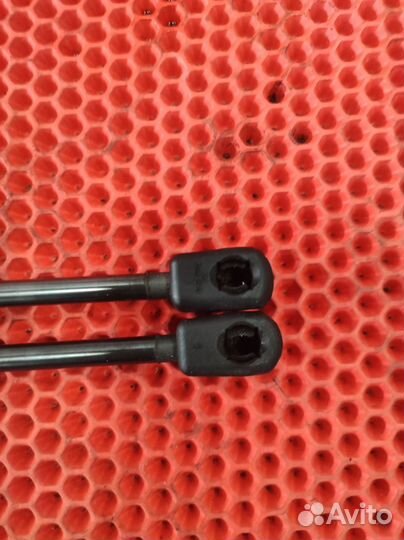 Амортизатор капота Мерседес W212