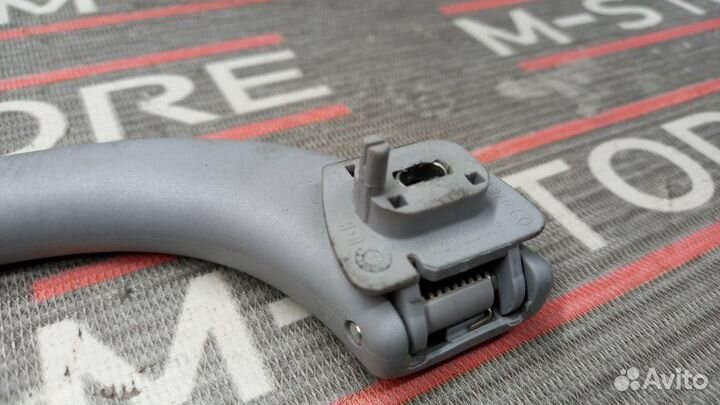 Ручка потолка задняя правая Mercedes-Benz E-Class