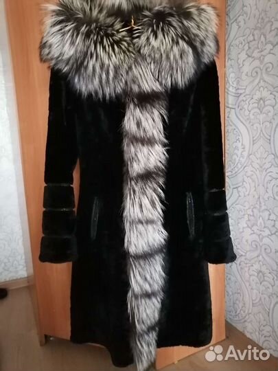 Шуба мутоновая с капюшоном