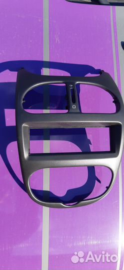 Передняя панель салона Peugeot 206