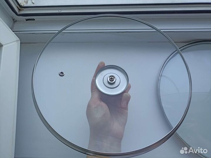 Крышки стеклянные 26 и 27,5 см