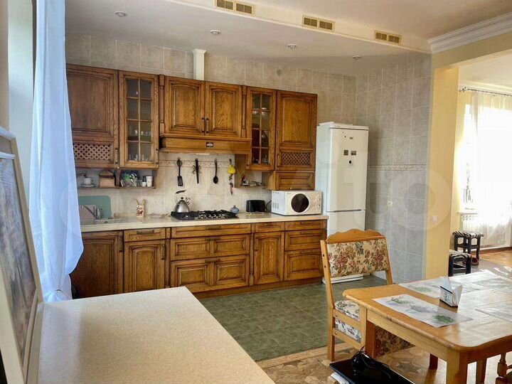 Дом 250 м² на участке 10 сот.