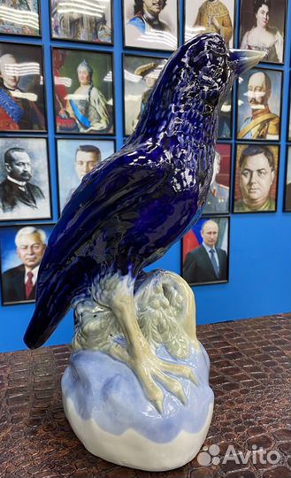 Скульптура Грач