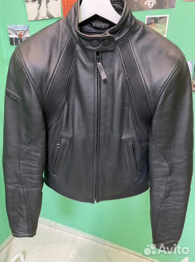 Мотокуртка женская кожаная dainese