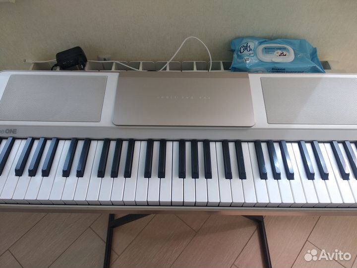 Смарт-синтезатор The One Light Smart Piano
