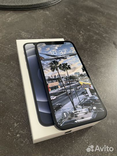 iPhone 12, 64 ГБ