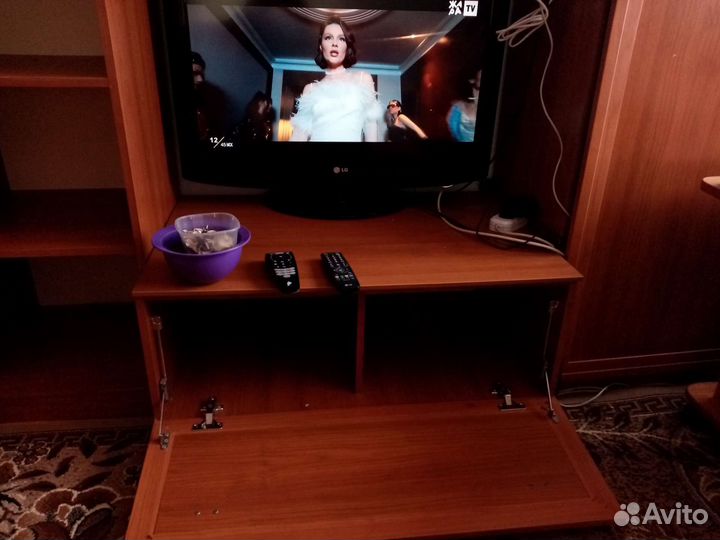 Стенка в гостиную бу
