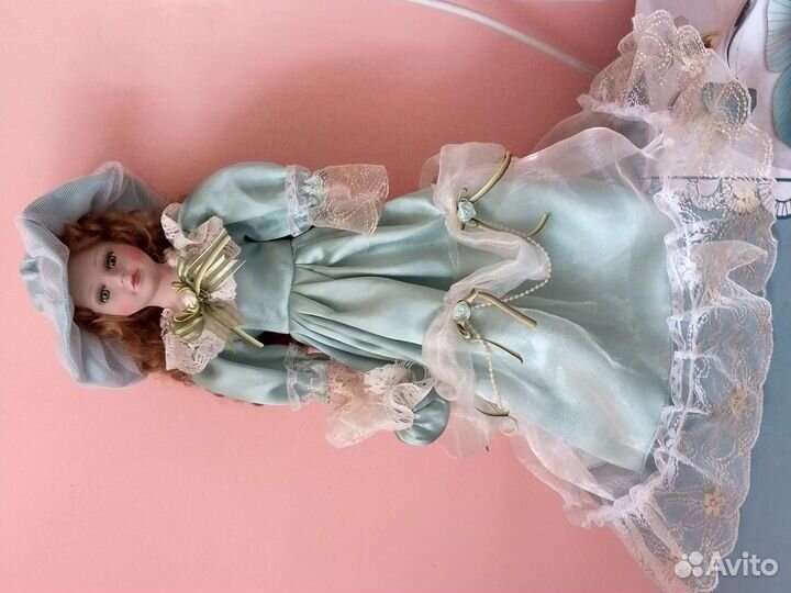 Кукла фарфоровая коллекционная