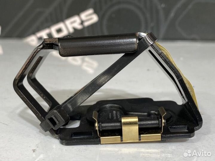 Крепление сетки багажника левое Audi Q7 4L BAR