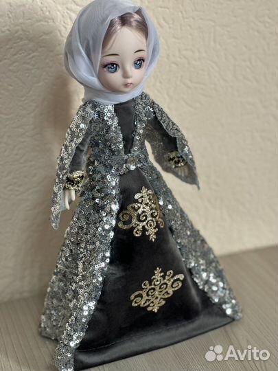 Кукла в национальном платье