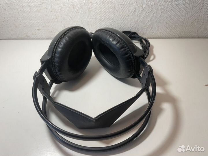 Проводные наушники AKG K66