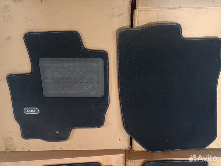 Комплект ковроков Митцубиси Кольт Colt новые