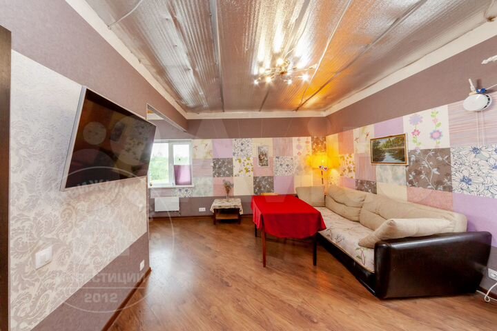 Дом 282,1 м² на участке 7,3 сот.