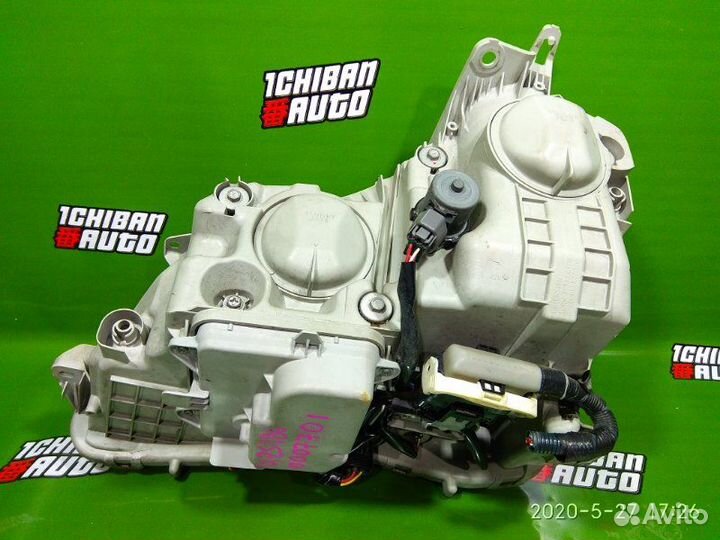 Фара передняя правая Toyota Crown Majesta UZS186