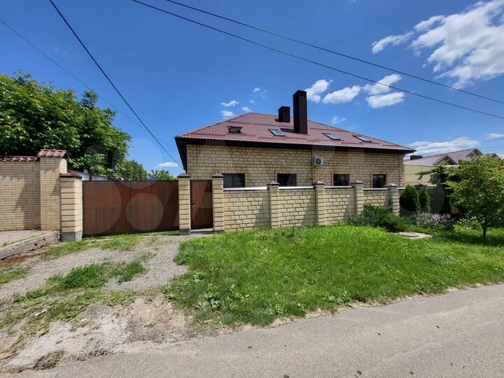 Дом 201 м² на участке 5 сот.