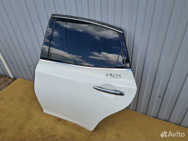 Дверь задняя левая Infiniti M25 M37 Q70 Y51